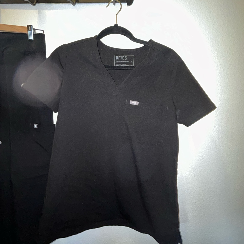 Size S black figs scrub set